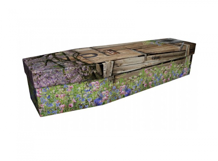 Cardboard coffin - Garden shed - 3943